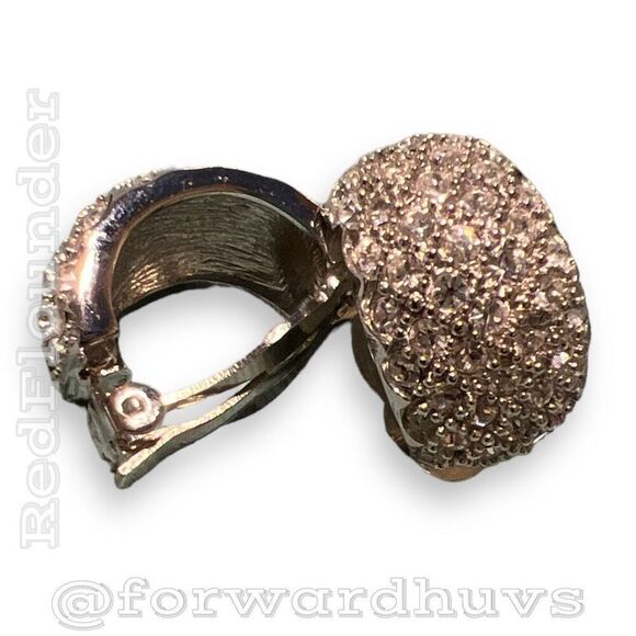 "Glamorous Vintage Hollywood-Style Clip-On Earrings with Sparkling Rhinestones - Picture 4 of 9